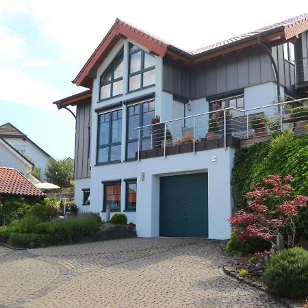Holiday Flat With Idyllic Garden In ダウン エクステリア 写真