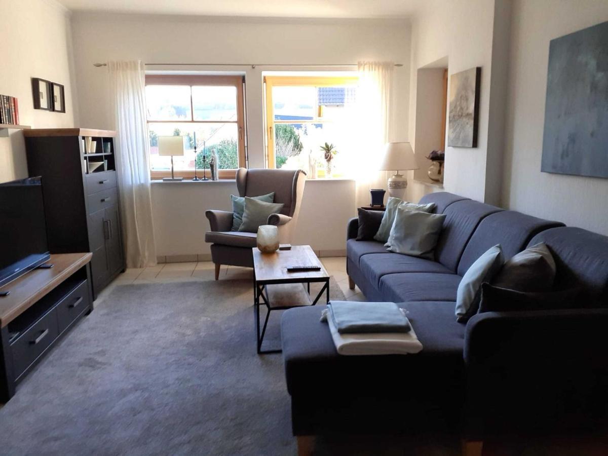 Holiday Flat With Idyllic Garden In ダウン エクステリア 写真