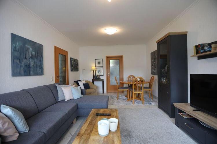 Holiday Flat With Idyllic Garden In ダウン エクステリア 写真