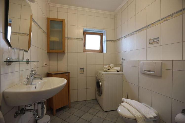 Holiday Flat With Idyllic Garden In ダウン エクステリア 写真