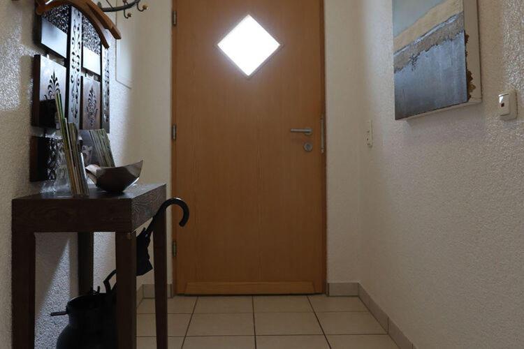 Holiday Flat With Idyllic Garden In ダウン エクステリア 写真