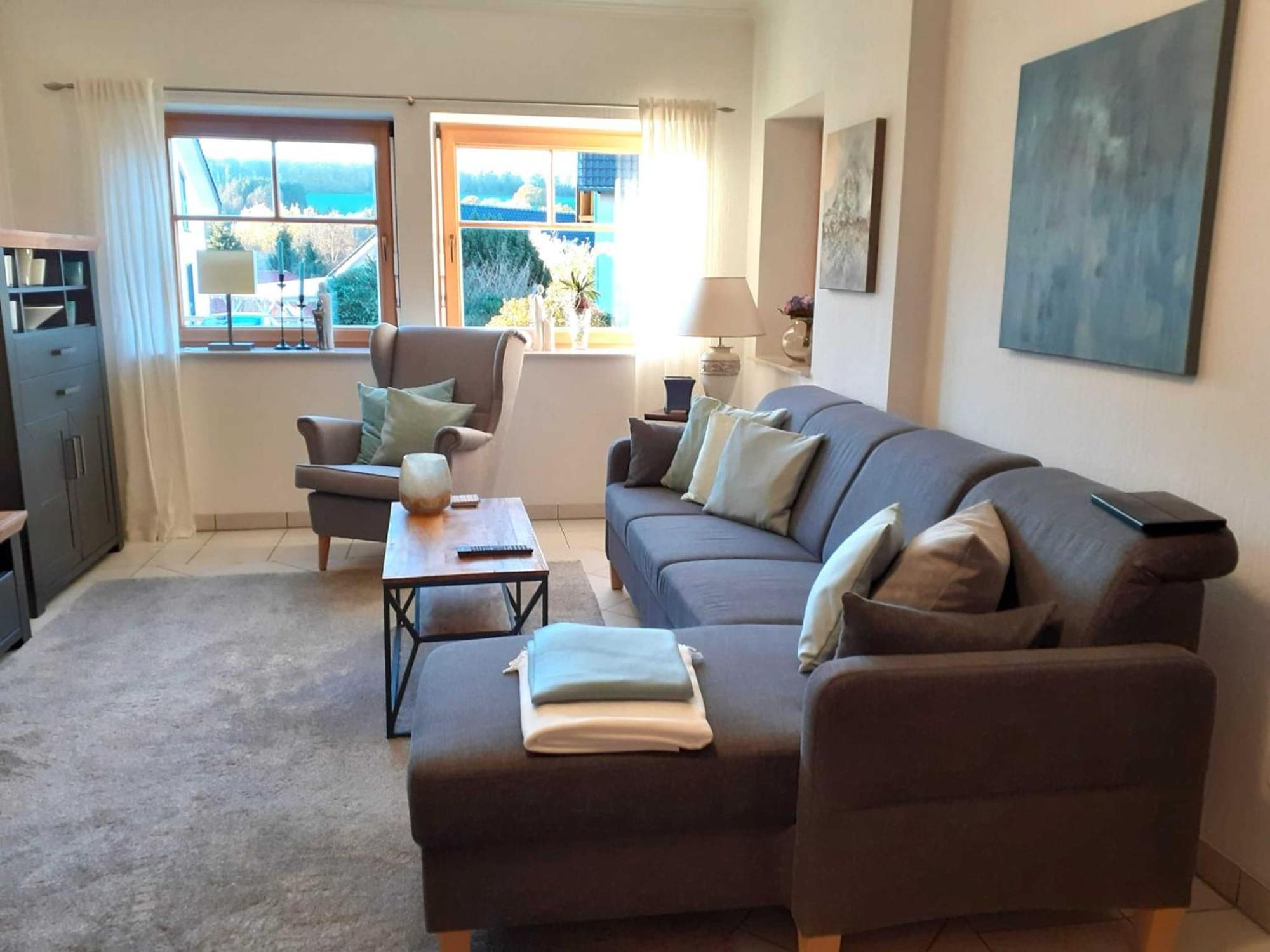 Holiday Flat With Idyllic Garden In ダウン エクステリア 写真
