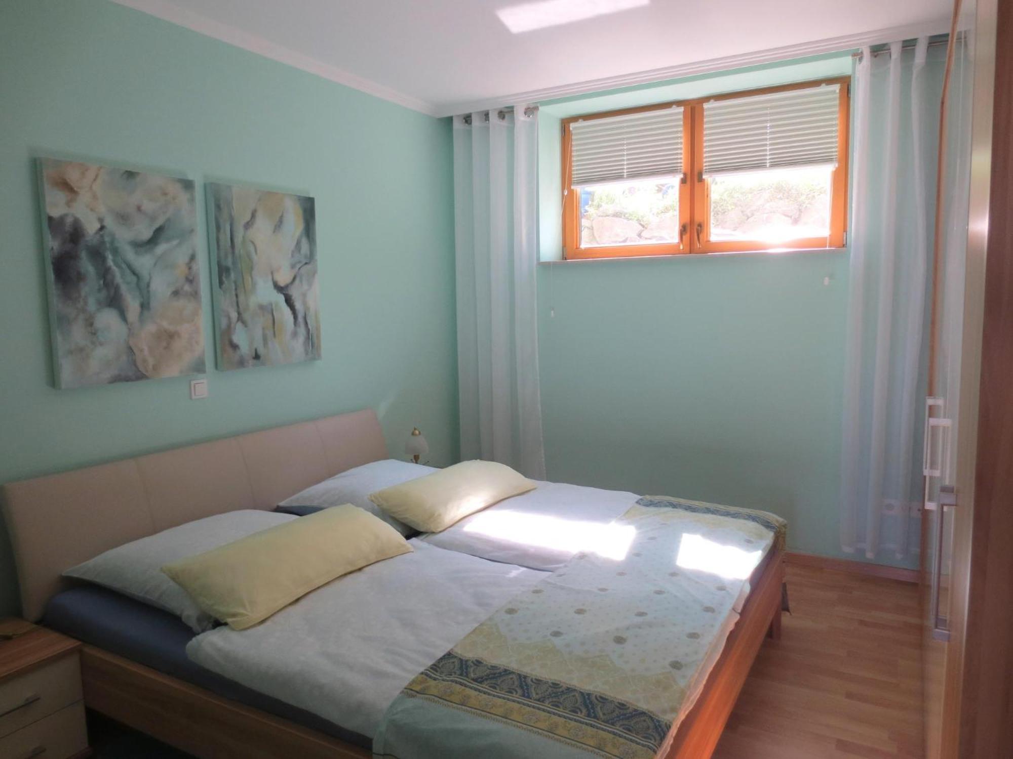 Holiday Flat With Idyllic Garden In ダウン エクステリア 写真